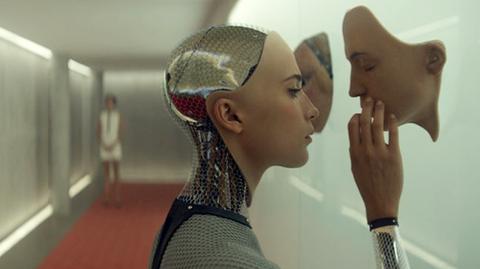 Zwiastun filmu "Ex_Machina"