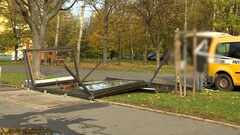 Policja o zatrzymaniu kierowcy, który wjechał w przystanek