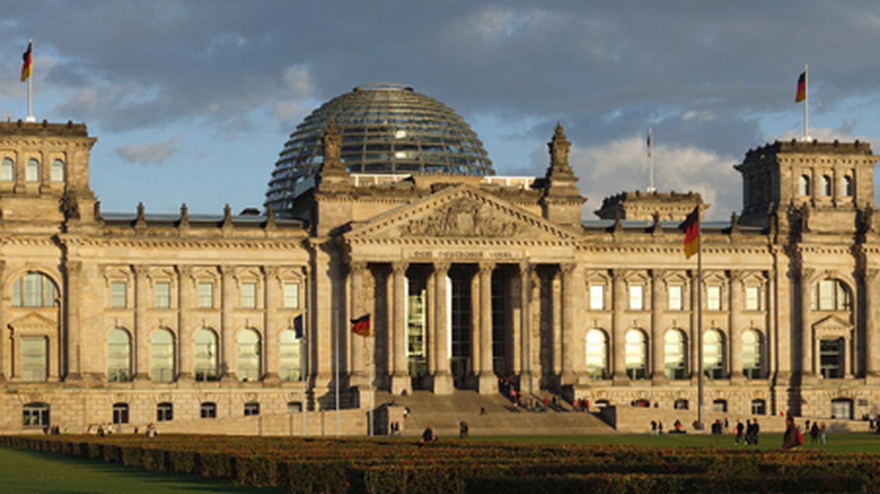Makieta Reichstagu powstaje pod Moskwą. Berlin krytykuje, - TVN24