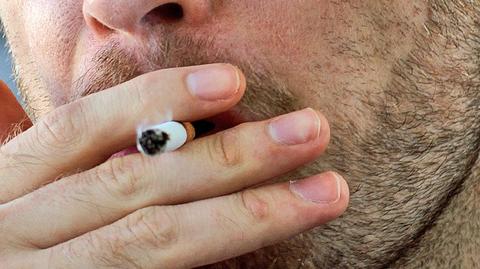 Śmietniczka zamiast popielniczki, czyli omijanie zakazu palenia w pubach