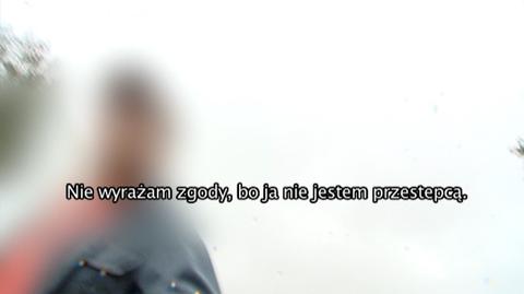 "Stał nad nią z widłami i nożem i pytał: żyjesz jeszcze?"