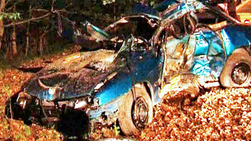 Gryfino: zderzenie samochodu z drzewem