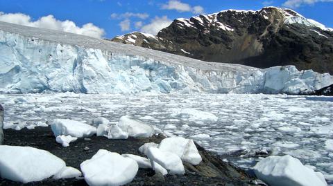 Spektakularne i coraz bardziej niebezpieczne lodowce 