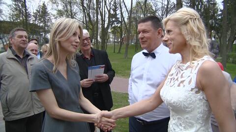 Magdalena Ogórek spotkała w Ostródzie nowożeńców 