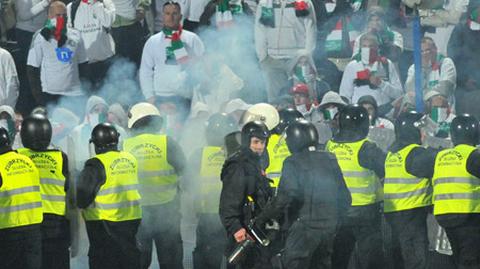 Nowe prawo ma zapobiec chuligaństwu na stadionach