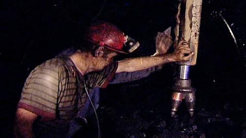 Brat poszkodowanego górnika: Pod ziemią pracują ludzie bez doświadczenia