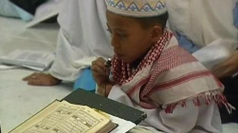 Koran - na pamięć i śpiewająco