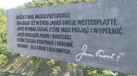 Pamiątkowa tablica na Westerplatte