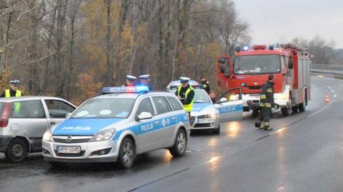 Osobówka wjechała w radiowóz, policjanci w szpitalu