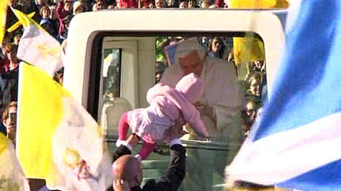 Papież pobłogosławił polskie dziecko