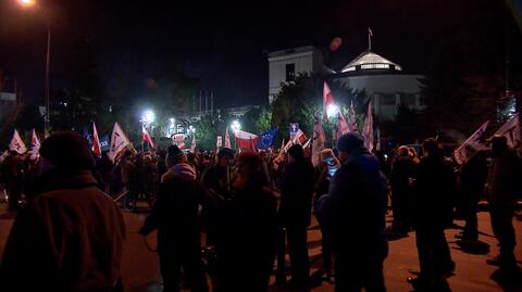 Policja: publikacja wizerunków demonstrantów na zlecenie prokuratury. Ta zaprzecza