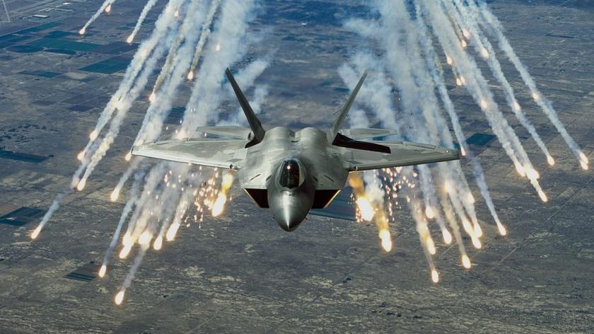 Amerykańskie myśliwce F-22 Raptor są niewykrywalne dla radarów