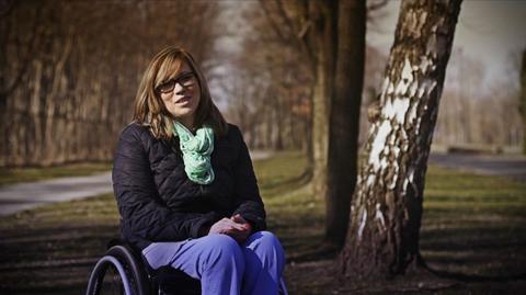 Niepełnosprawna miss namawia do startu w charytatywnym biegu "Wings for life"