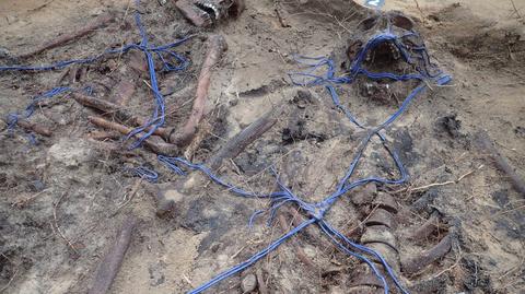 Odkryto cztery ciała związane niebieską linką