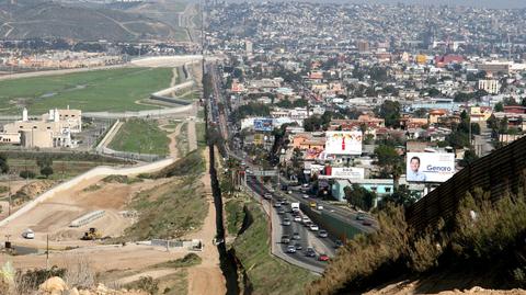 Mur oddzieli USA od Meksyku. Trump podpsiał dekret
