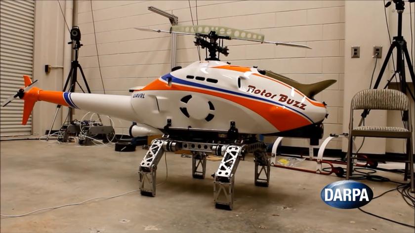 DARPA testuje śmigłowiec z mechanicznymi nogami