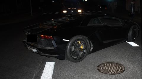 Lamborghini warte półtora miliona porzucone na środku ulicy