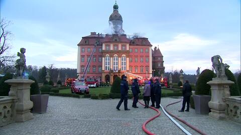 10.12.2014 | Pożar na Zamku Książ. Spłonęło ok. 100 metrów kwadratowych dachu