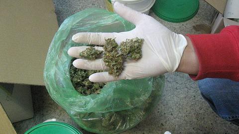Bielscy policjanci przechwycili ponad 2 kg marihuany