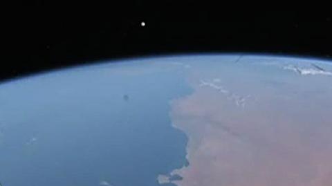 Widok Ziemi i Księżyca z Kosmosu