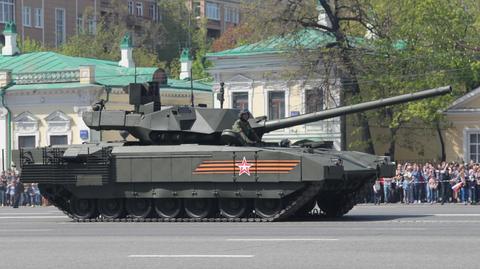 Najnowszy rosyjski czołg T-14 Armata na poligonie. Nagranie archiwalne 