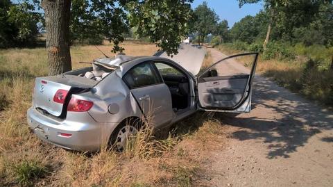 Wypadek w Podbrzeziu. 17-latek rozbił auto, 15-latek walczy o życie