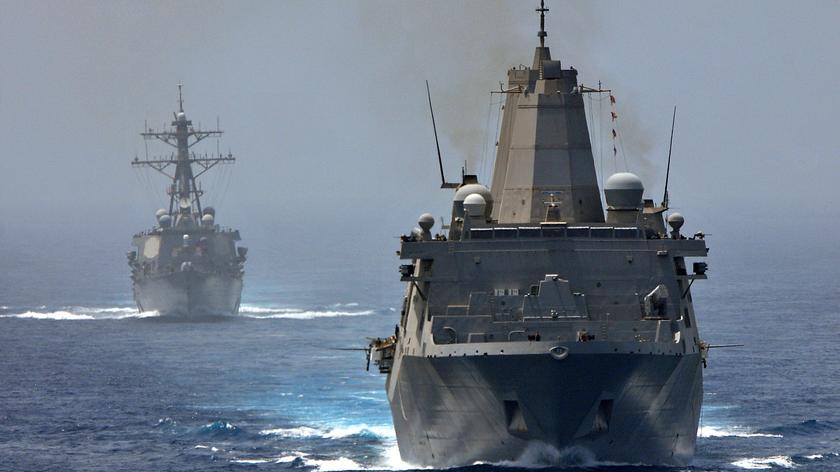 Flota USA krąży w pobliżu Zatoki Perskiej
