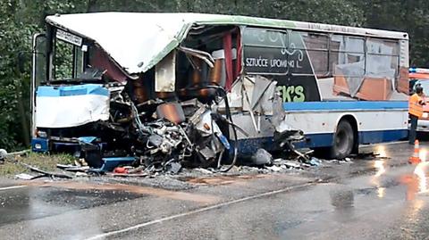 Zderzenie z cysterną. Nie żyją dwie osoby, siedem jest rannych