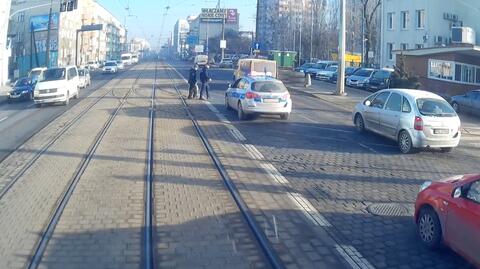 Całe zdarzenie nagrał motorniczy tramwaju