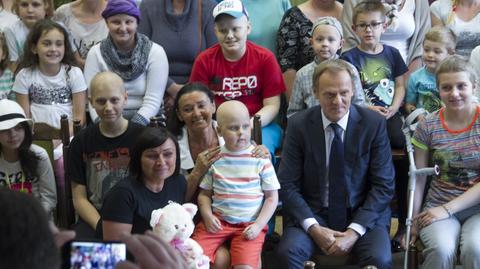 Donald Tusk z wizytą u dzieci we Wrocławiu 