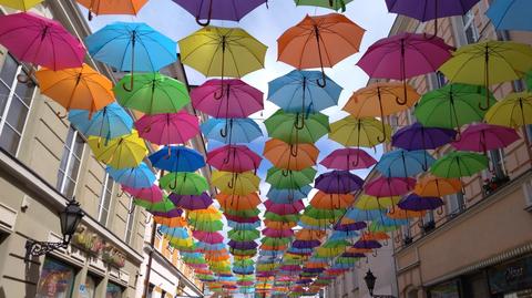 Ponad 200 parasolek na ulicą Słowiańską w Lesznie