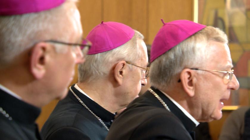 Ofiary księży rozczarowane po konferencji Episkopatu