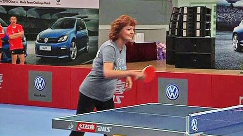 Susan Sarandon zachęca do ping ponga