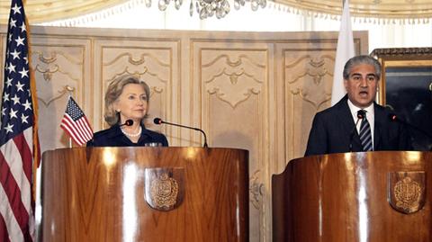 Hillary Clinton i szach Mehmood Qureshi