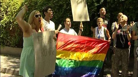 Homoseksualiści demonstrowali pod ambasadą Polski w Madrycie
