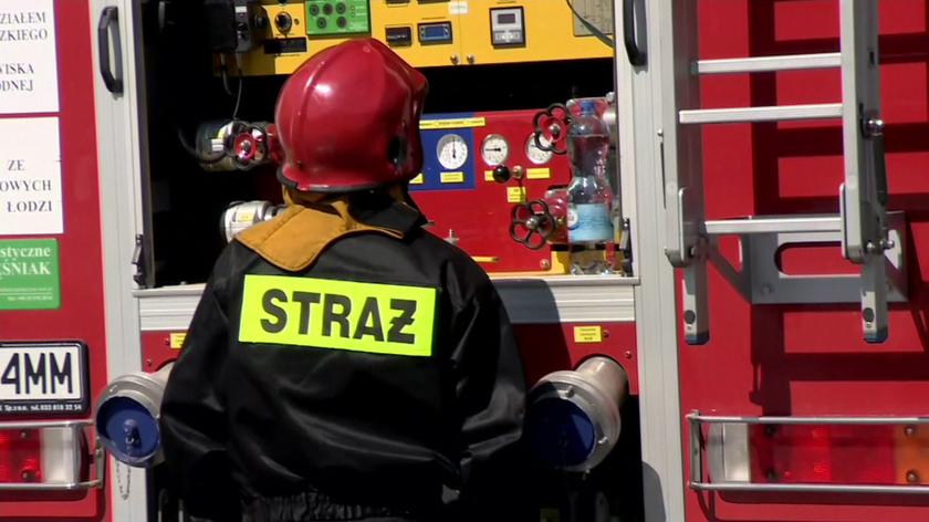 Kraków:  ukradł wóz strażacki, staranował bramę