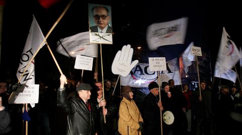 Demonstracje przed domem gen. Wojciecha Jaruzelskiego
