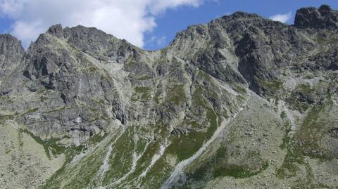 Odłamek skały ranił turystkę w Tatrach. Trafiła do szpitala  