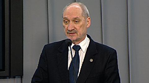 Macierewicz donosi na Millera do prokuratury