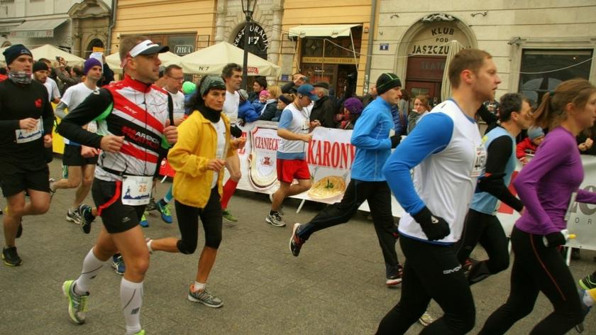 W Krakowie pobiegło 6 tysięcy maratończyków