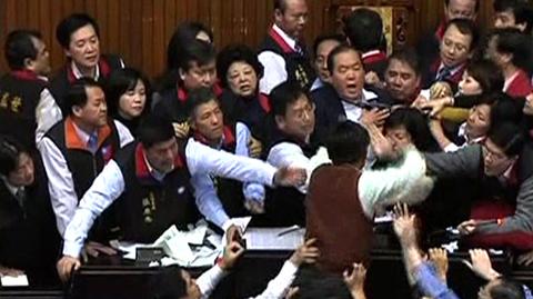 Bójka w parlamencie