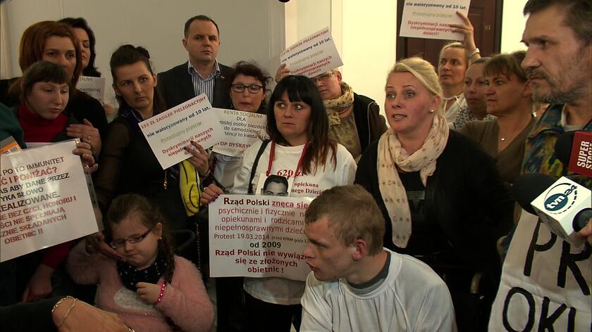 W Sejmie protestują rodzice niepełnosprawnych dzieci 
