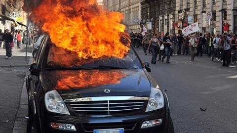 Demonstracje w Rzymie 15 października przerodziły się w uliczną bitwę