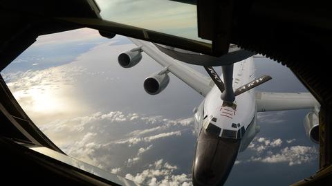 Tankowanie samolotu zwiadowczego RC-135