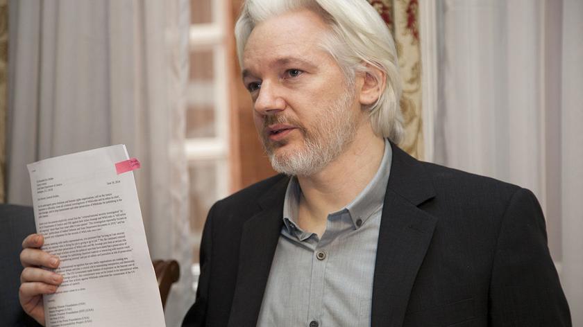 Julian Assange przebywa w ambasadzie Ekwadoru w Londynie