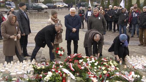 Lech Wałęsa złożył kwiaty pod Pomnikiem Poległych Stoczniowców