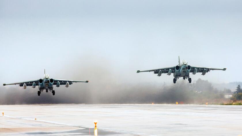 Rosyjskie szturmowce Su-25 odlatują z Syrii