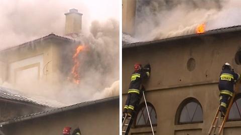 Pożar budynku, w którym był chmiel, jest trudny do opanowania