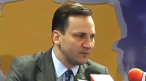 Radosław Sikorski cieszy sie z decyzji Unii