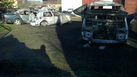 Siedem samochodów spłonęło w Bielawie koło Długołęki